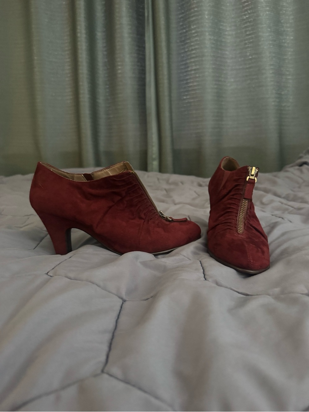 AEROSOLES Burgundy Suede Zip Ruched Heel Booties